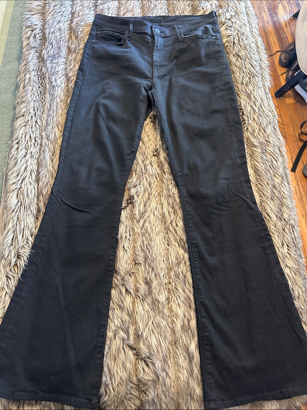 MOTHER The Weekender Black Denim
